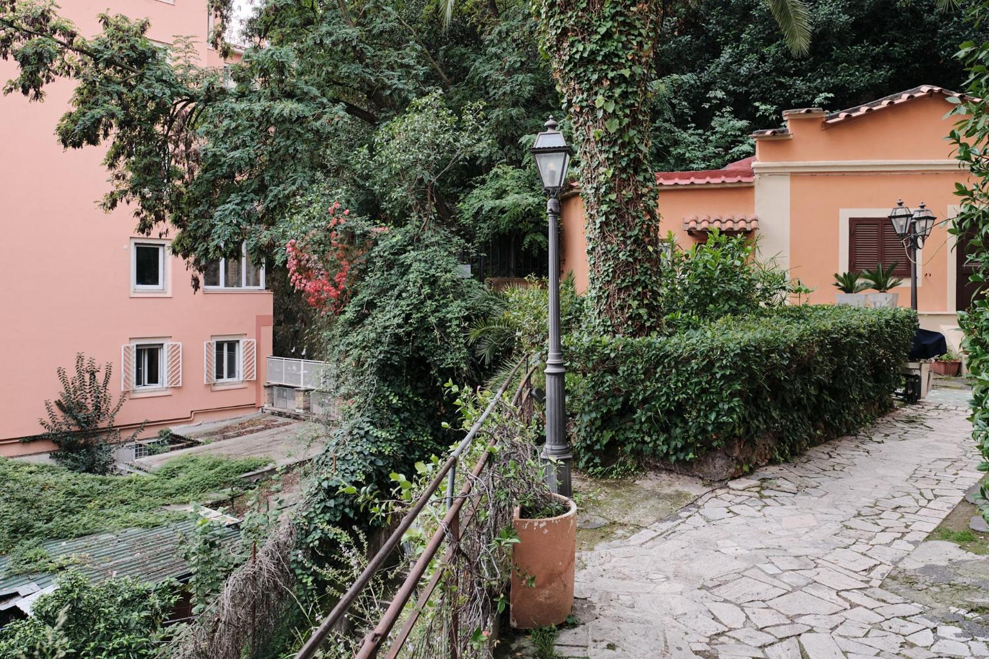 Trastevere- Flat Con Giardino, Ac, Wi-fi & Netflix
