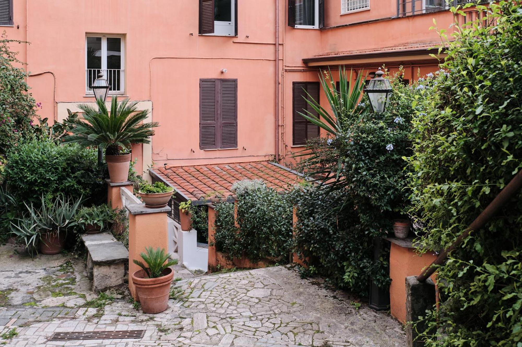 Apartment Trastevere- Flat Con Giardino, Ac, Wi-fi & Netflix Rom